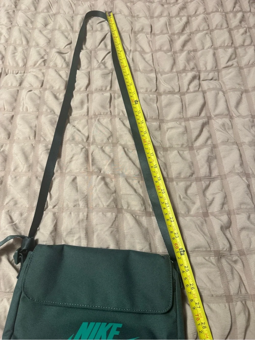 Nike unisex crossbody